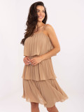 Elegancka sukienka koktajlowa w kolorze camel