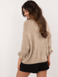 Stylowy beżowy sweter z 3/4 rękawami