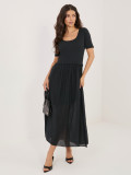 Czarna rozkloszowana sukienka midi z podszewką