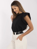 Elegancka czarna bluzka z falbanami