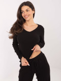 Czarny prążkowany sweter z dekoltem V