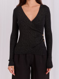 Elegancki czarny sweter z kopertowym dekoltem
