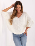 Elegancki ecru sweter z 3/4 rękawami