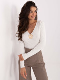 Elegancki sweter ecru z dekoltem w serek