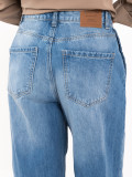 Jasnoniebieskie jeansy balloon fit