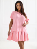 Jasnoróżowa rozkloszowana mini sukienka z krótkim rękawem
