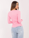 Jasnoróżowa prążkowana bluzka z długim rękawem