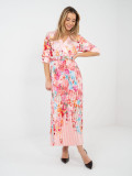 Maxi rozkloszowana sukienka w kwiaty z paskiem, różowa