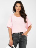 Elegancki krótki sweter w jasnoróżowym kolorze