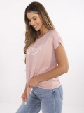 Stylowe t-shirt z napisem w jasnym różowym
