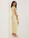Elegancka żółta sukienka midi z kopertowym dekoltem
