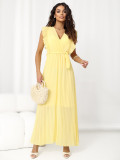 Żółta rozkloszowana sukienka midi z paskiem