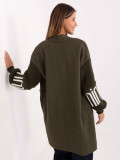 Stylowy khaki kardigan z kieszeniami i bufiastymi rękawami
