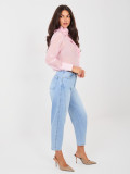Damskie mom jeans z wysokim stanem i paskiem, niebieskie