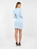 Jasnoniebieska prążkowana sukienka ołówkowa