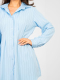 Koszulowa sukienka mini w paski z kołnierzykiem, jasnoniebieska