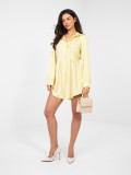Żółta koszulowa sukienka mini w paski z kołnierzykiem