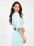 Jasnoniebieski elegancki sweter z falbaną i rękawem 3/4