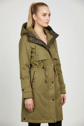 Beżowa jesienna kurtka o wydłużonym fasonie