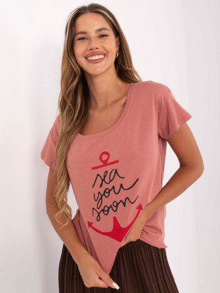 Brudnoróżowy t-shirt z napisem