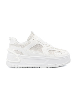 Białe sneakersy z koronką
