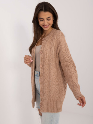 Wygodny sweter w kolorze camel