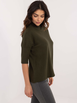 Stylowy khaki sweter z golfem