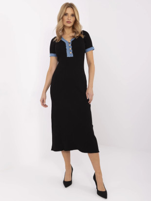 Elegancka midi sukienka z krótkim rękawem