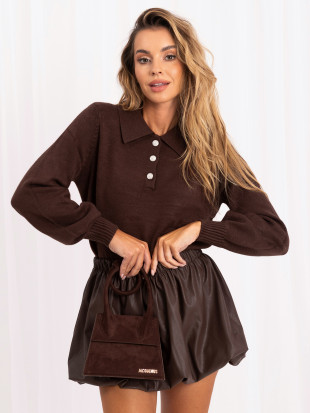 Elegancki brązowy sweter z kołnierzykiem i guzikami