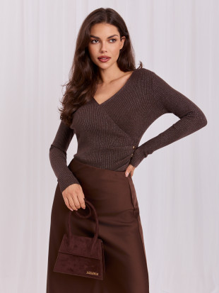 Brązowy elegancki sweter z kopertowym dekoltem