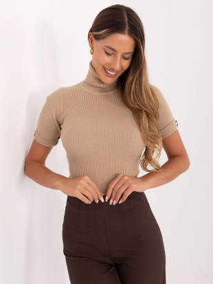 Elegancki brązowy sweter z golfem