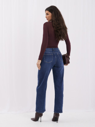 Ciemnoniebieskie mom jeans z wysokim stanem