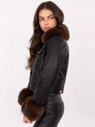 Krótka czarna kurtka z ekoskóry z podszewką