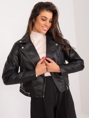 Stylowa czarna kurtka z ekoskóry