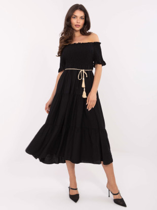 Elegancka czarna rozkloszowana sukienka