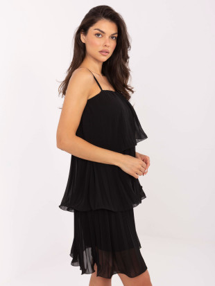 Elegancka czarna sukienka koktajlowa