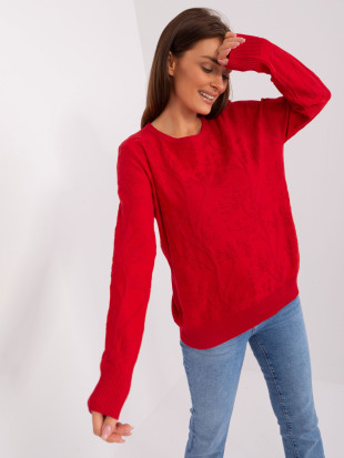 Czerwony sweter klasyczny we wzory