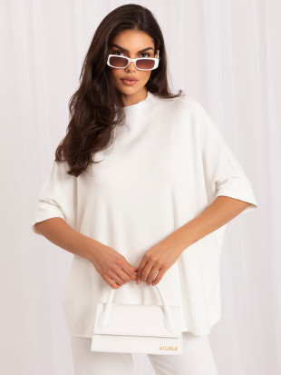 Elegancki sweter z aplikacją i półgolfem