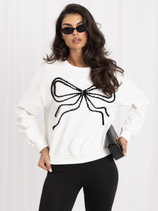 Elegancka bluza ecru z aplikacją