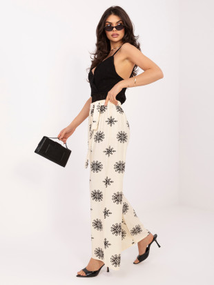 Beżowe spodnie palazzo z paskiem