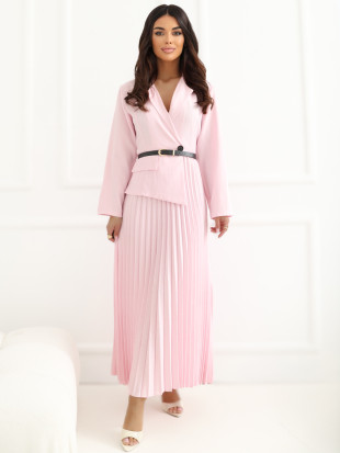 Elegancka rozkloszowana sukienka midi z paskiem i kołnierzykiem, różowa