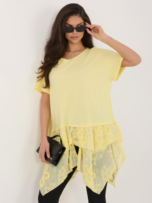 Żółta bawełniana bluzka z falbaną i haftem