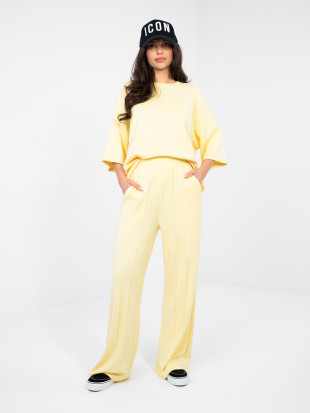 Żółte szerokie spodnie dresowe